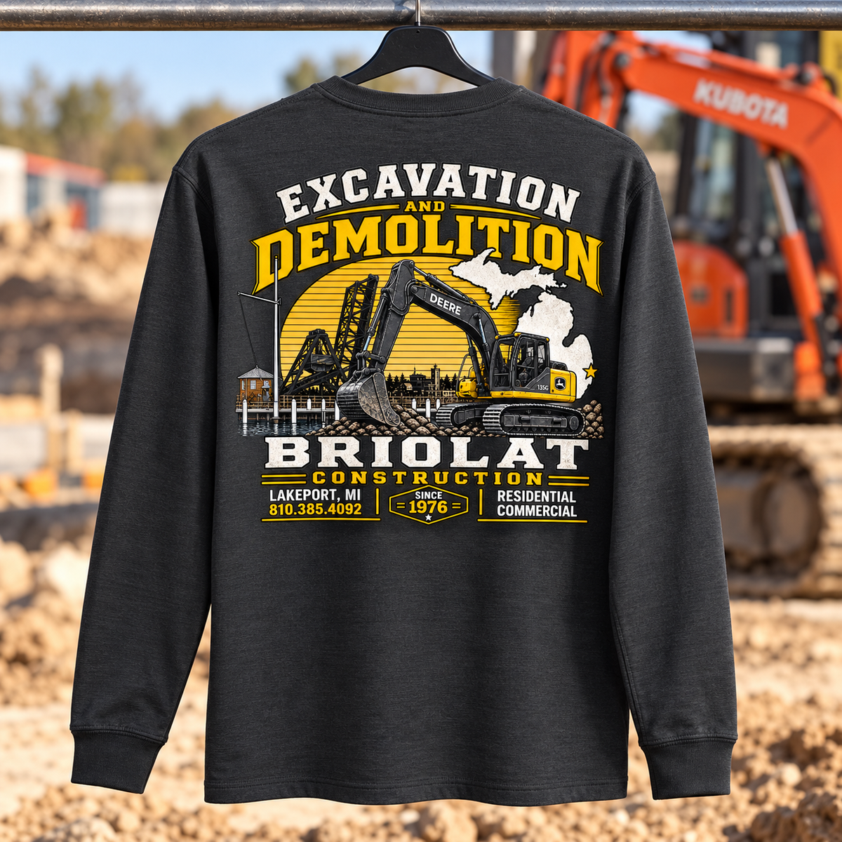 Briolat New Excavator Design CTK126 Carbon Heather back jobsite mockup